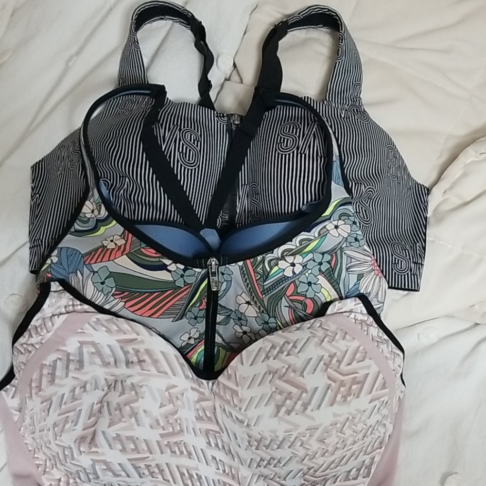 VS sports bra lot of 3
